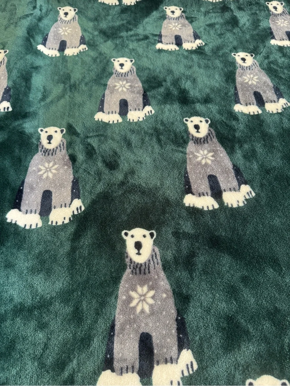 Tommy Hilfiger Polar Bear 50x70 Plush Throw Blanket - Forest Green & Cream